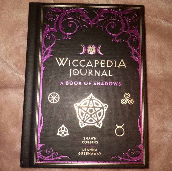 Wiccapedia hardcover book and journal set Shawn Robbins & Leanna Greenaway - Picture 7 of 7